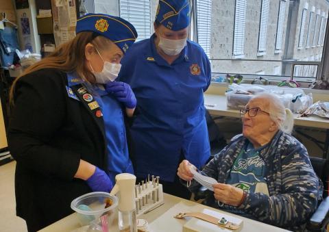 VFW Auxiliary visiting with a WVH resident